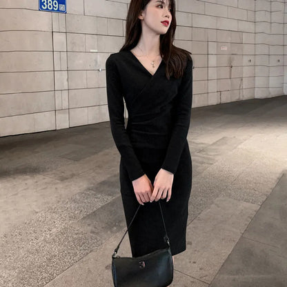 Fashionable Slim-fit Long-sleeve V-neck Pleated Dress