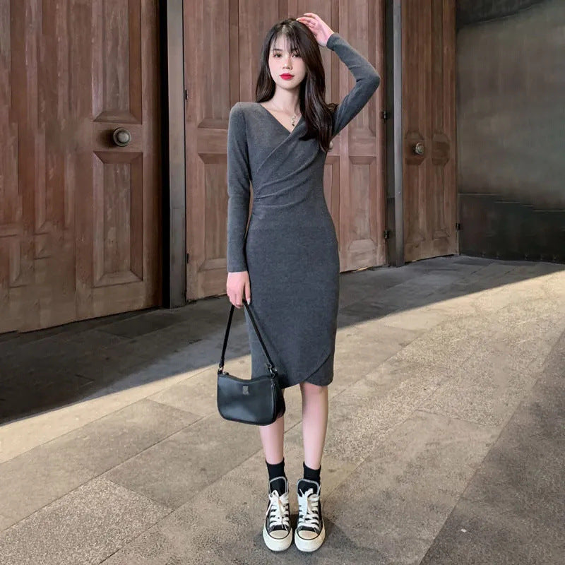 Fashionable Slim-fit Long-sleeve V-neck Pleated Dress