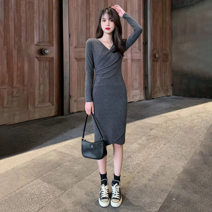 Fashionable Slim-fit Long-sleeve V-neck Pleated Dress